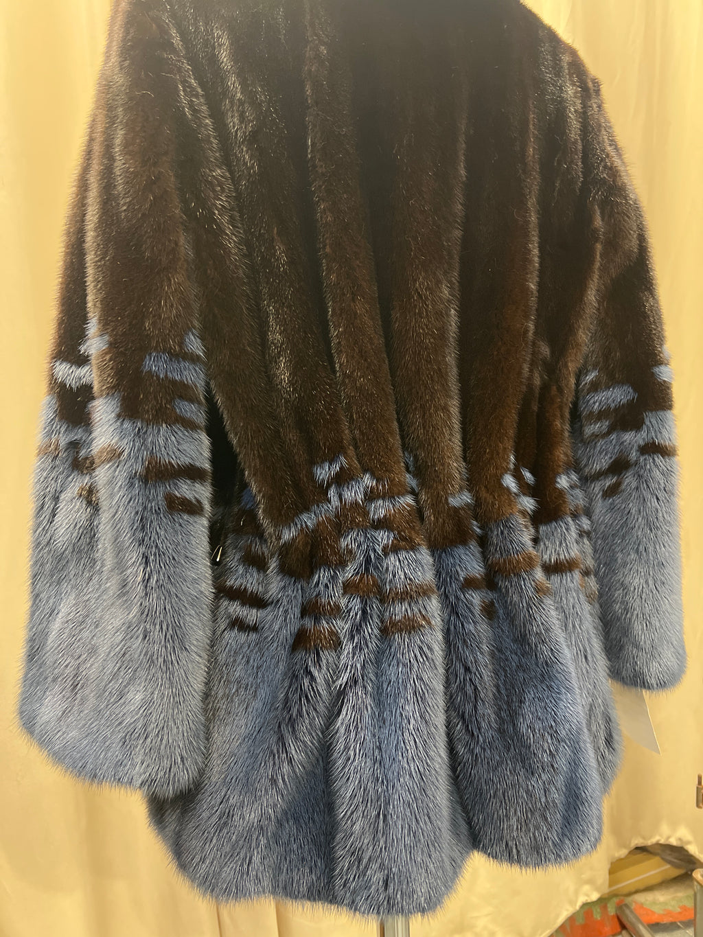 Giacca in Visone Bicolore con Cappuccio — Blu Zaffiro & Blackglama, Vintage Luxury